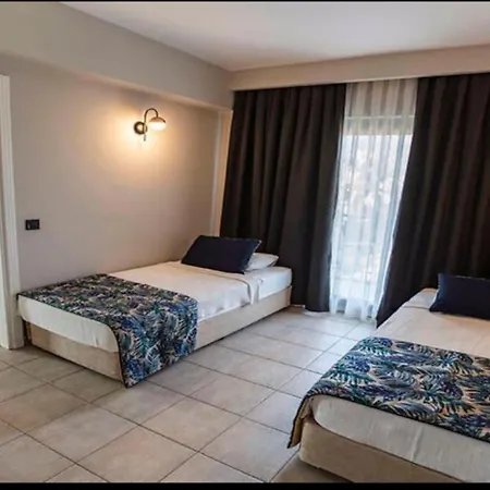 Mir'amor Garden 4* קמר