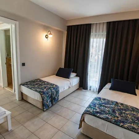 Отель Mir'amor Garden 4*